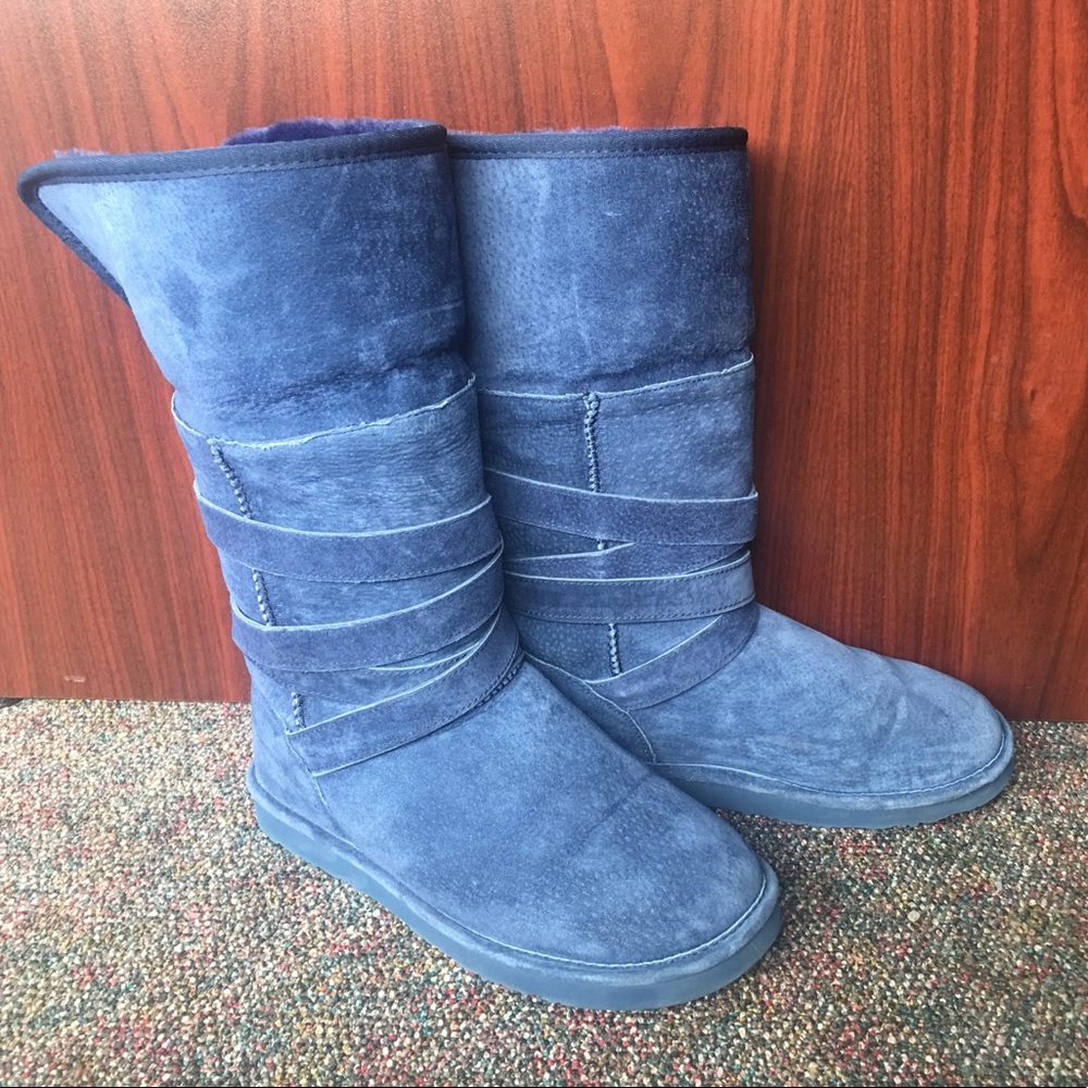 Lamo water resistant navy suede faux fur boots ✨